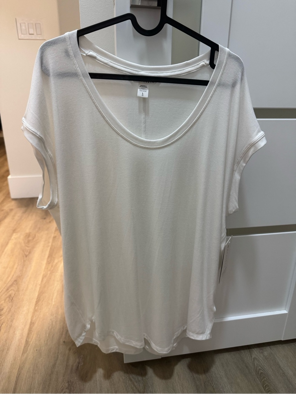 NWT Athleta Cloudlight Stratus Tee – Lightweight & Breathable – $54 Retail